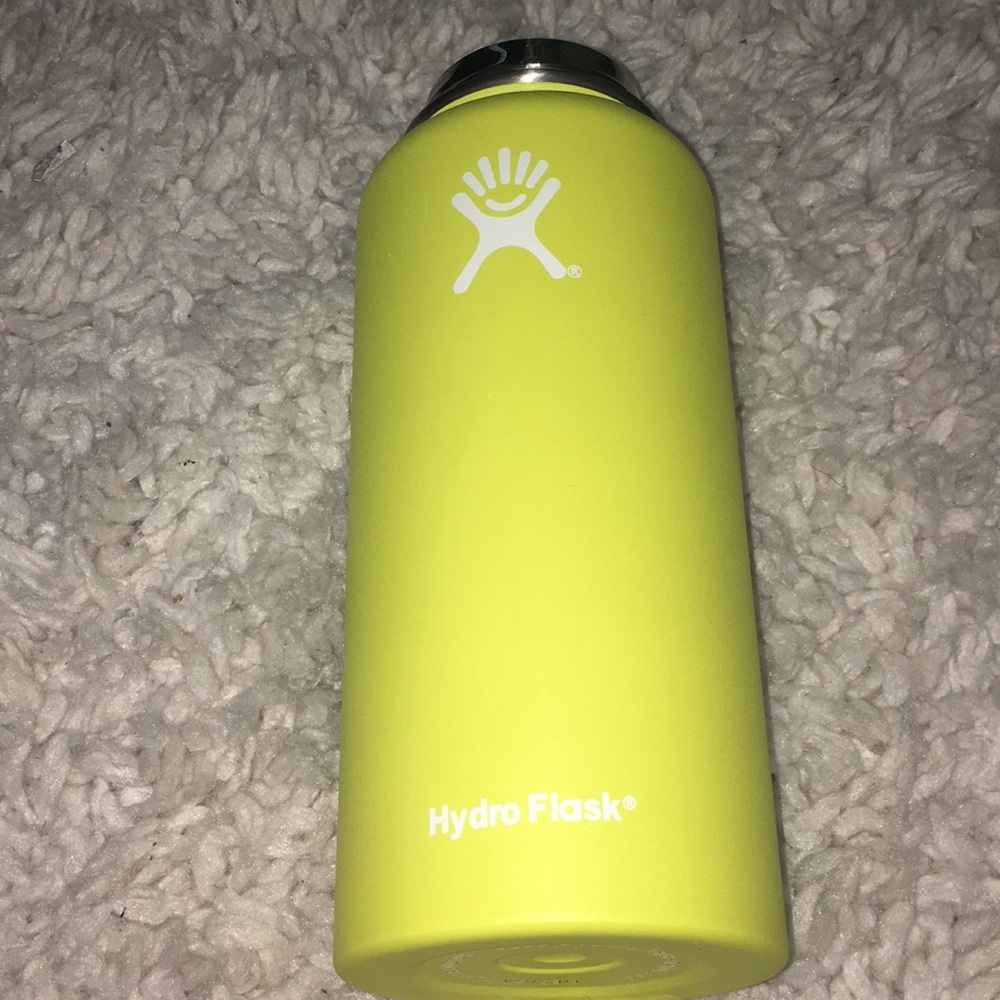 BRAND NEW HYDRO FLASK